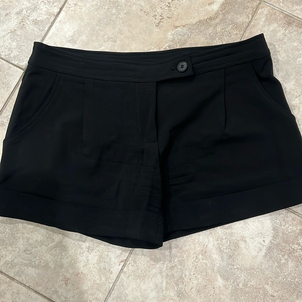 Black short dressy shorts 
Patrizia Pepe